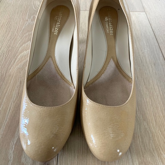 Naturalizer Nude Pumps - Picture 2 of 4
